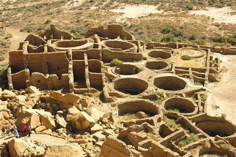 Sự Trỗi Dậy Của Pueblo Bonito: Một Trung Tâm Văn Minh Ancestral Puebloan và Ảnh Hưởng Lâu Dài của Nó lên Kiến Trúc Bắc Mỹ